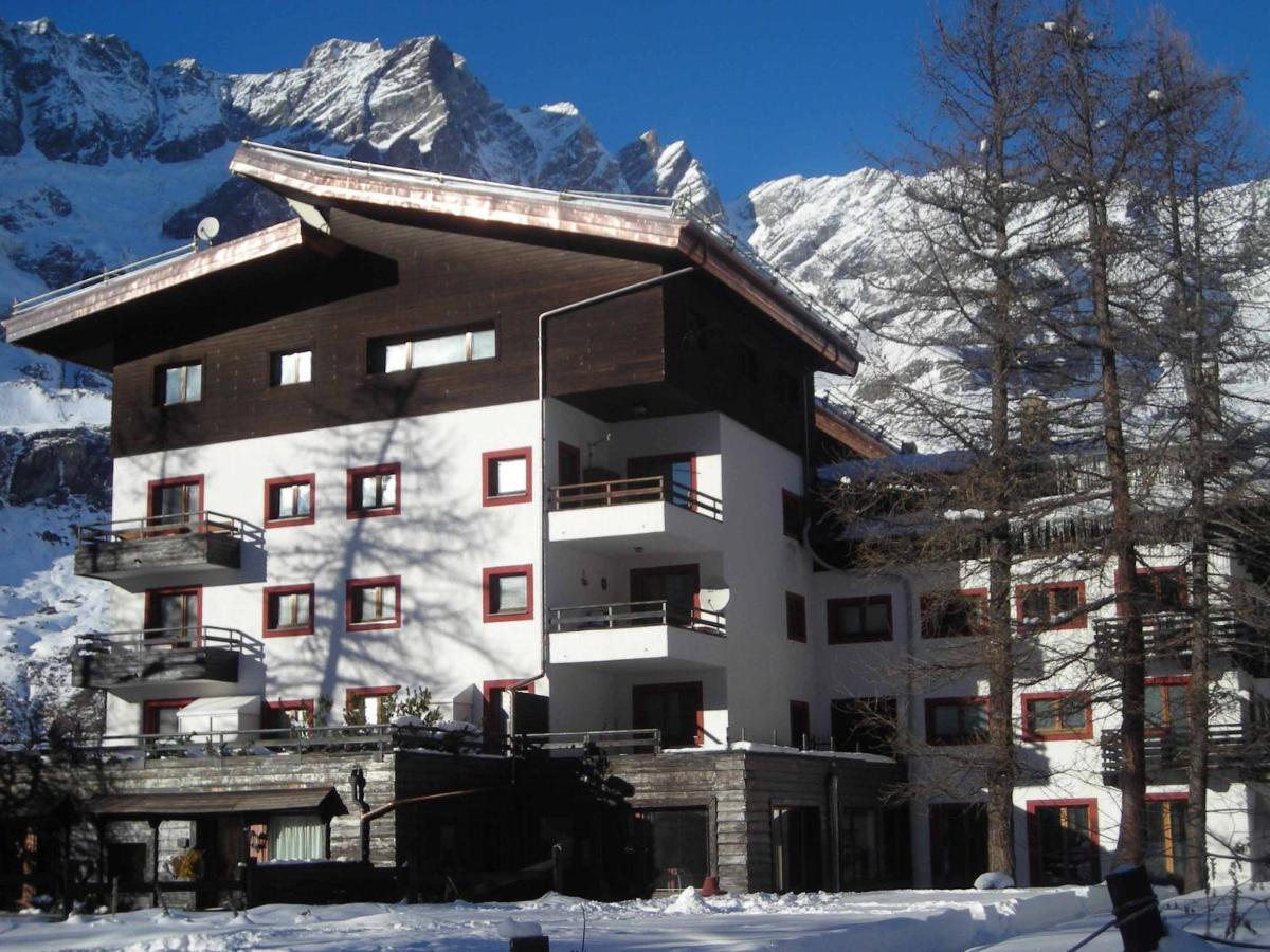 Cervinia Apartment เบรยล์-แชร์วิเนีย ภายนอก รูปภาพ